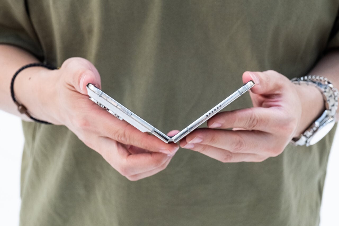 iPhone Duo Breaks After 75,001 Folds, Considerably Lower Than Samsung Foldables